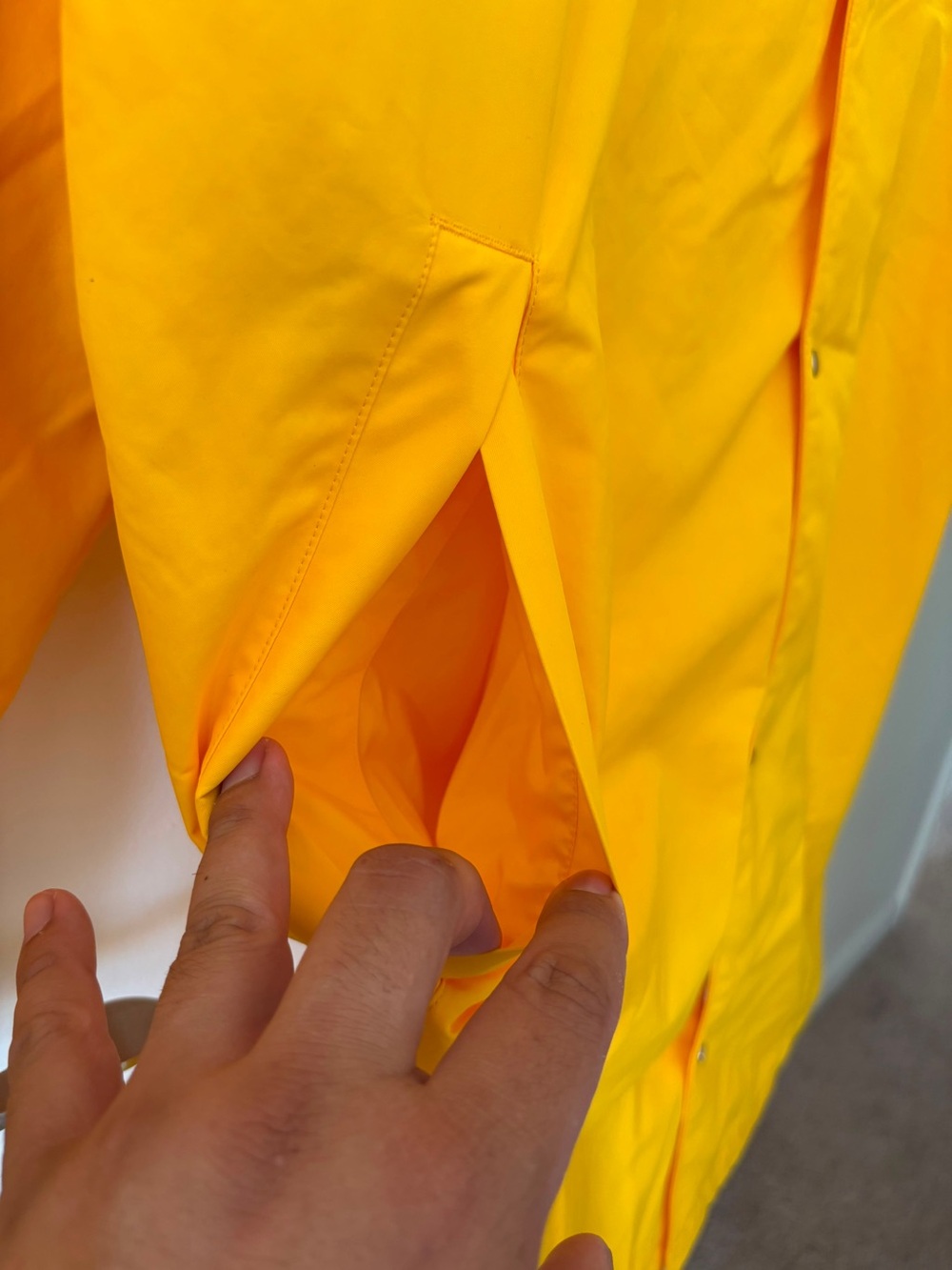 Puma Madison Yellow Packable Shell Jacket with Subtle Logo Patch - Picture 4 of 10